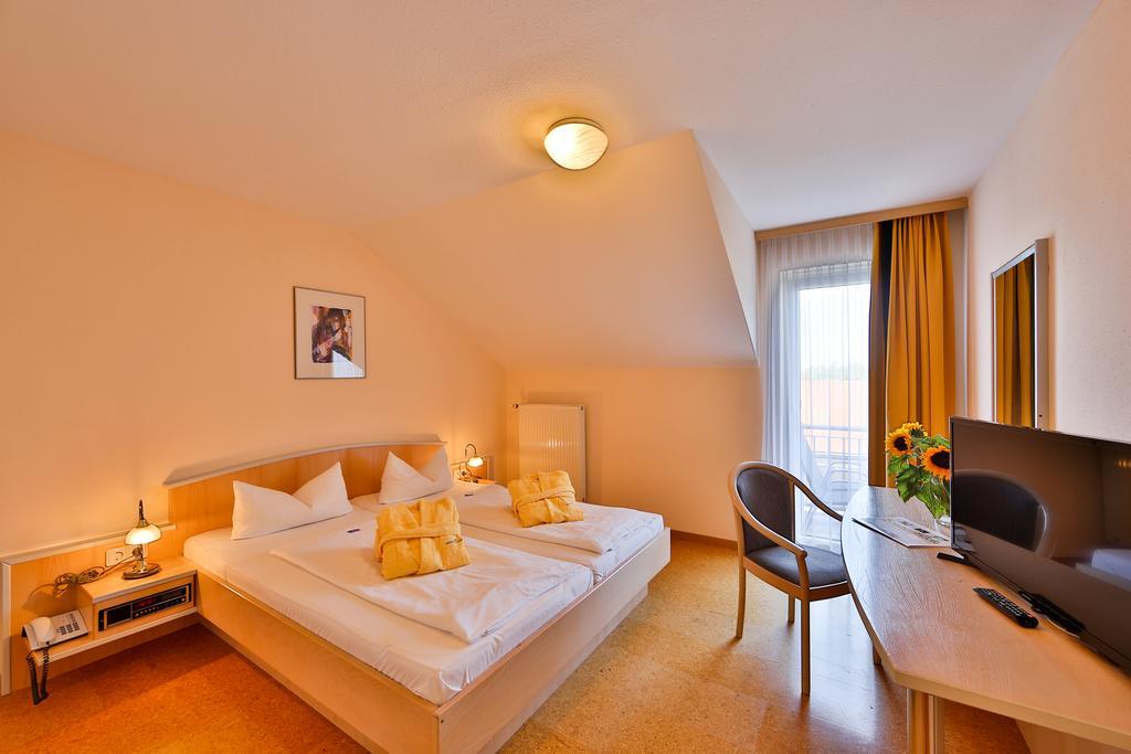 Waldmünchen Sonnenhotel Bayerischer Hof - All Inklusive Angebote Verfuegbar מראה חיצוני תמונה